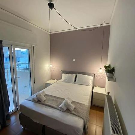 Appartamento Pent House With Terrace Pireo Esterno foto